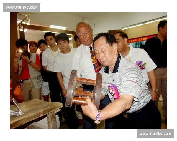 全国顶尖举重赛事激烈开赛见证力量突破与拼搏荣耀时刻全面绽放